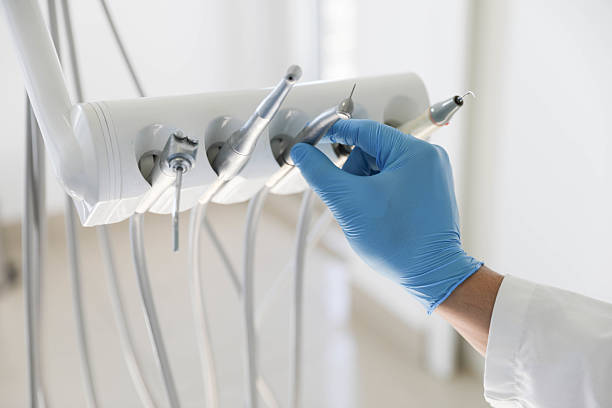 Professional Tooth Extraction technician working in La Blanca, TX